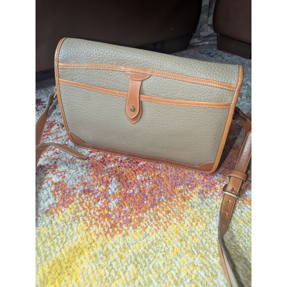 Vintage Dooney & Bourke Large Surrey All Weather Leather Pebbled Taupe & Tan - Picture 2 of 8